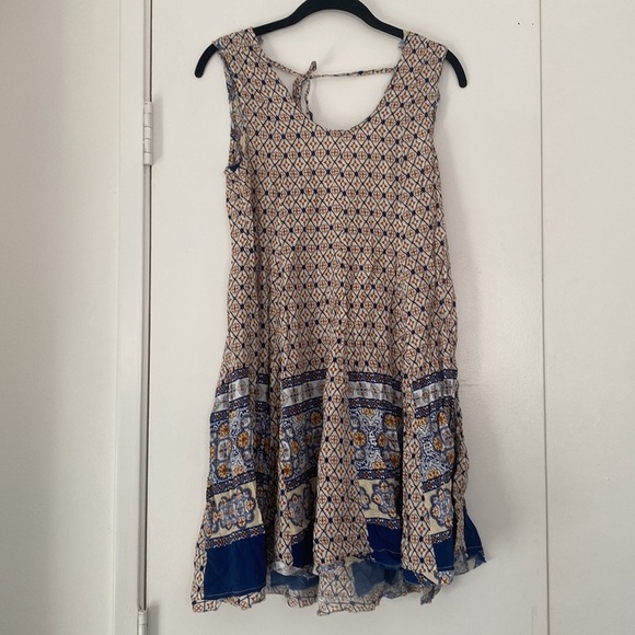 Daisies Flowy Sun dress with bohemian geometric print size small - Picture 11 of 13